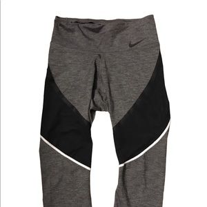 Womens Size XS Gray Nike Capri Fitness Pants